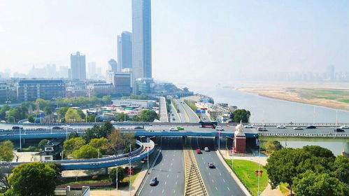 南昌東湖區(qū)的時代脈動 上午九點五十分的震撼現(xiàn)場